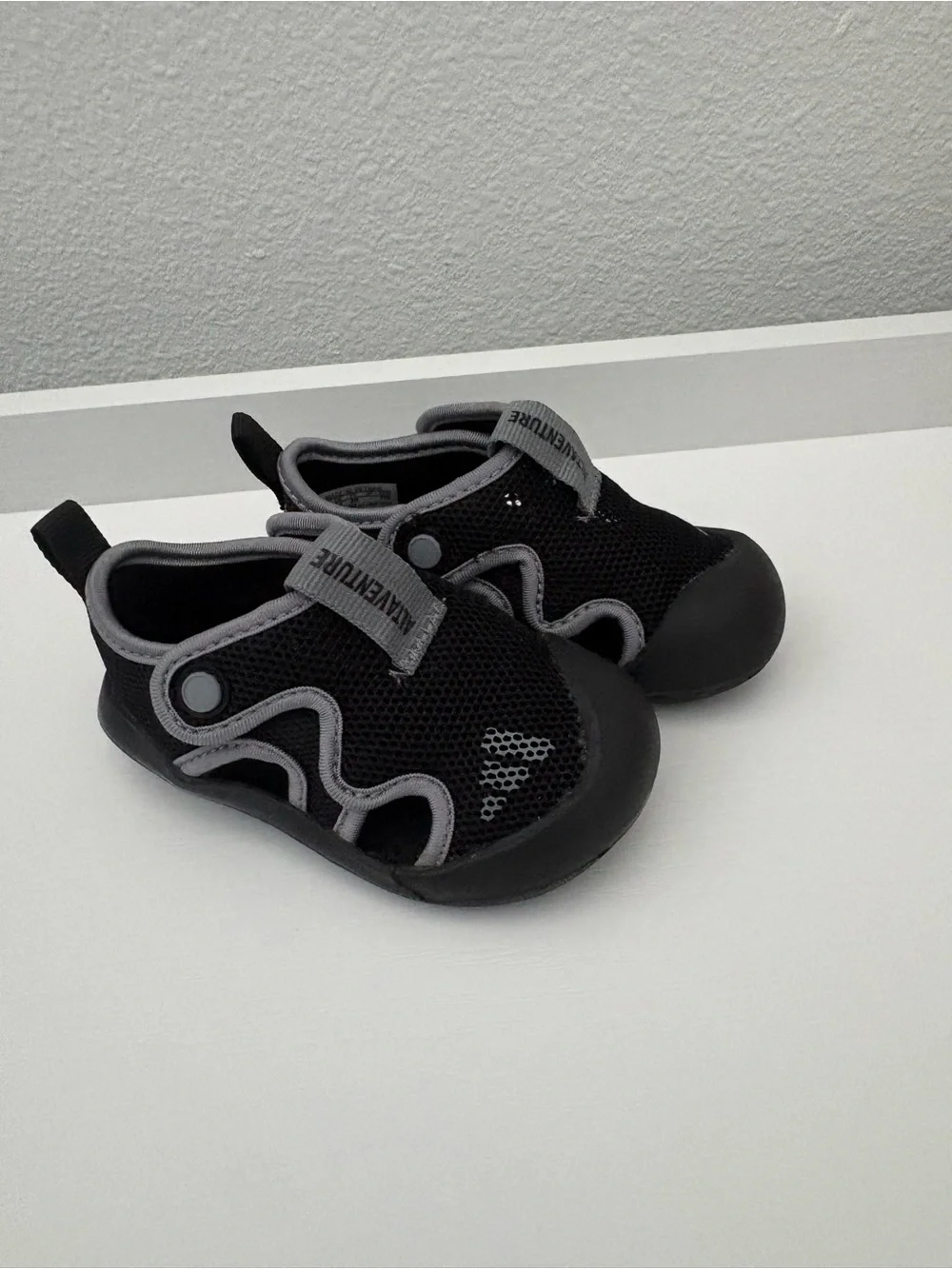 Adidas Todder Shoe - Size 4K